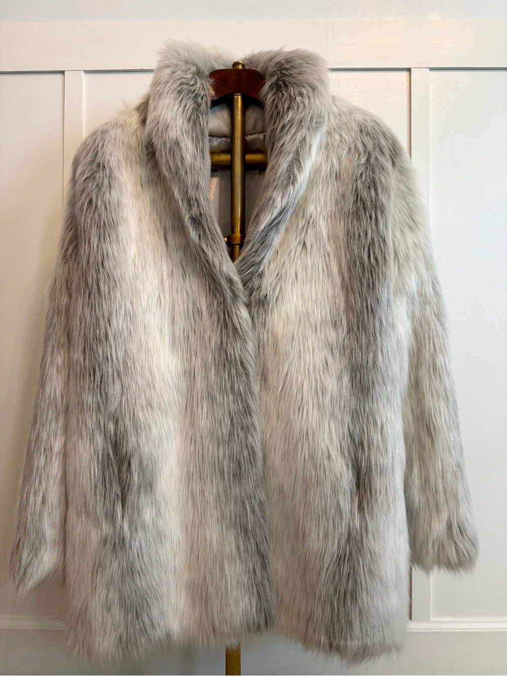 DONNA SALYERS FABULOUS LUXURY FAUX FUR ICE FOX MID LENGTH MOB WIFE COAT